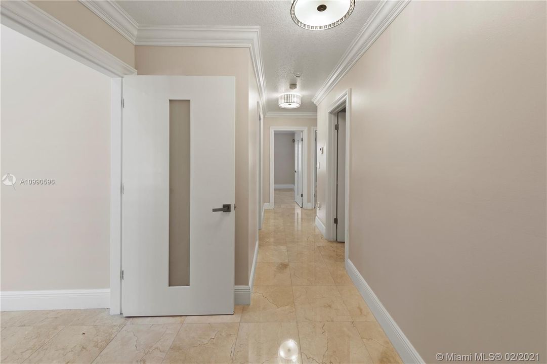 HALL WAY TO GUEST SUITES