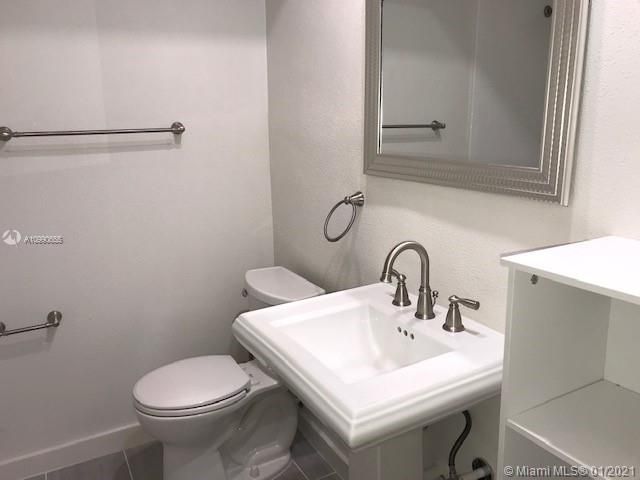 Recently Rented: $1,600 (2 beds, 1 baths, 890 Square Feet)
