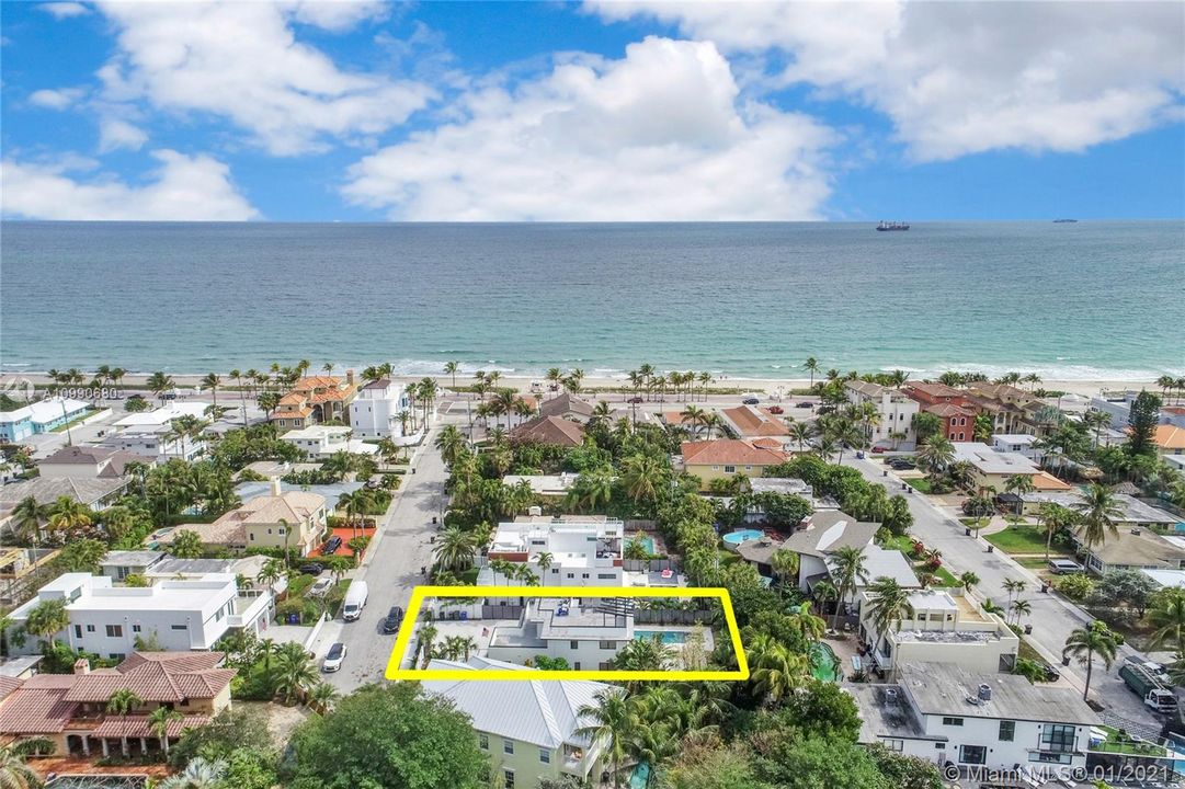Recently Sold: $1,599,000 (3 beds, 2 baths, 1939 Square Feet)