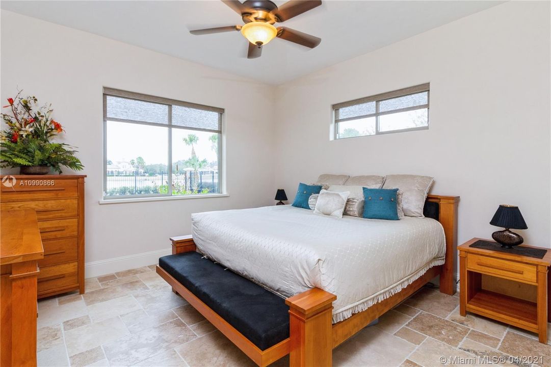 Recently Sold: $798,000 (3 beds, 3 baths, 3300 Square Feet)