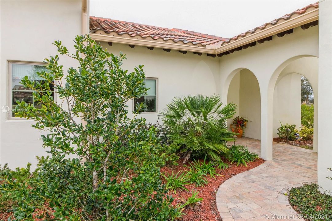 Recently Sold: $798,000 (3 beds, 3 baths, 3300 Square Feet)