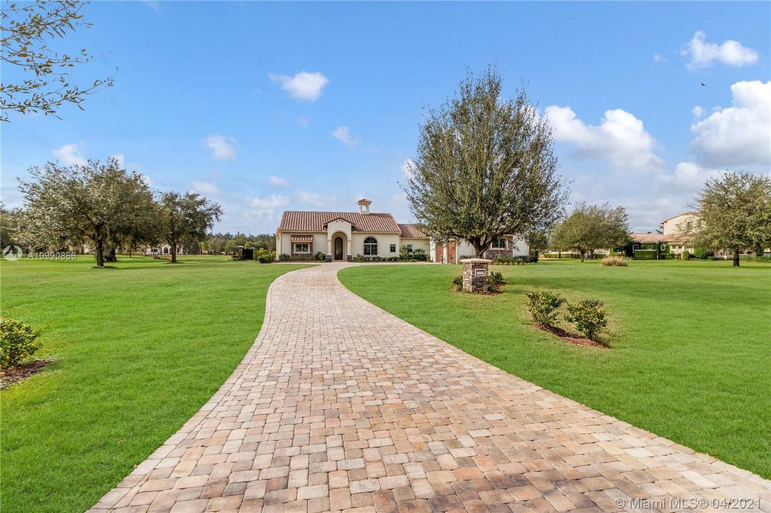 Recently Sold: $798,000 (3 beds, 3 baths, 3300 Square Feet)