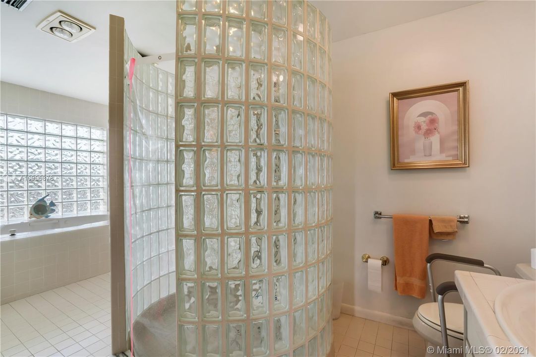 最近售出: $995,000 (4 贝兹, 4 浴室, 2888 平方英尺)