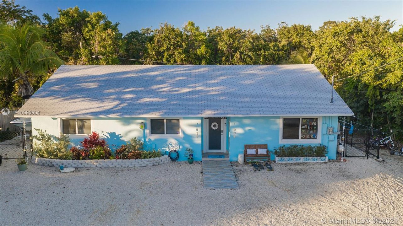 Recently Sold: $650,000 (3 beds, 2 baths, 1488 Square Feet)