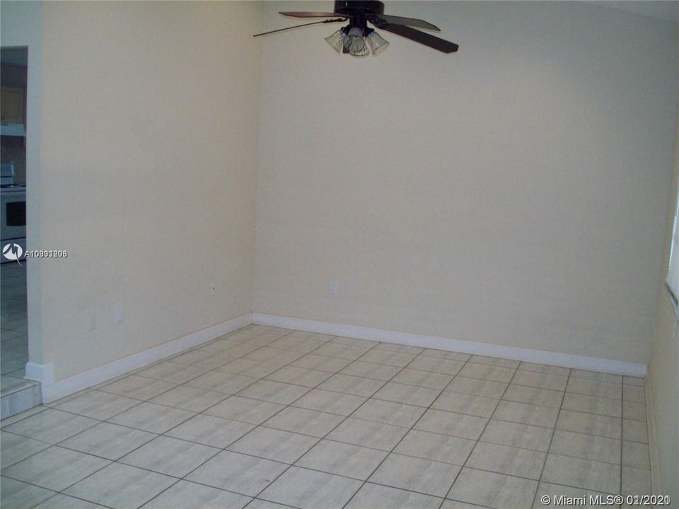 Recientemente alquilado: $2,700 (3 camas, 2 baños, 1872 Pies cuadrados)