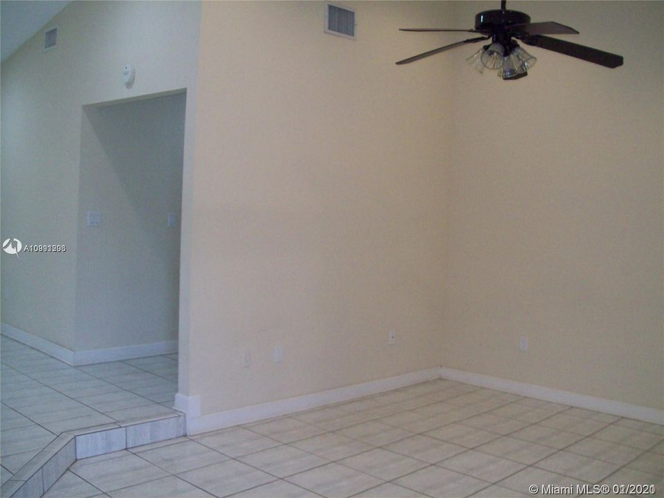 Recientemente alquilado: $2,700 (3 camas, 2 baños, 1872 Pies cuadrados)