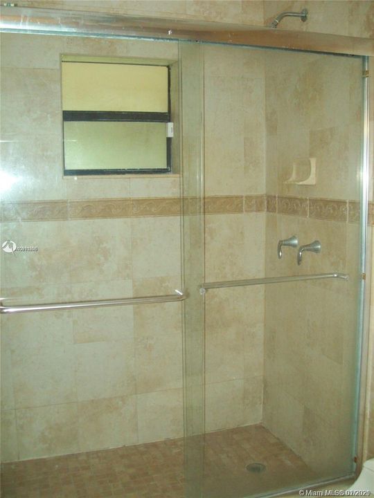 Master walk in shower