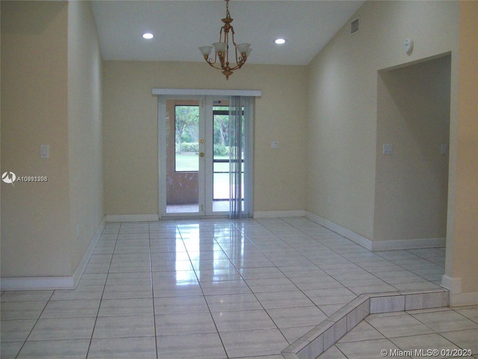 Recientemente alquilado: $2,700 (3 camas, 2 baños, 1872 Pies cuadrados)