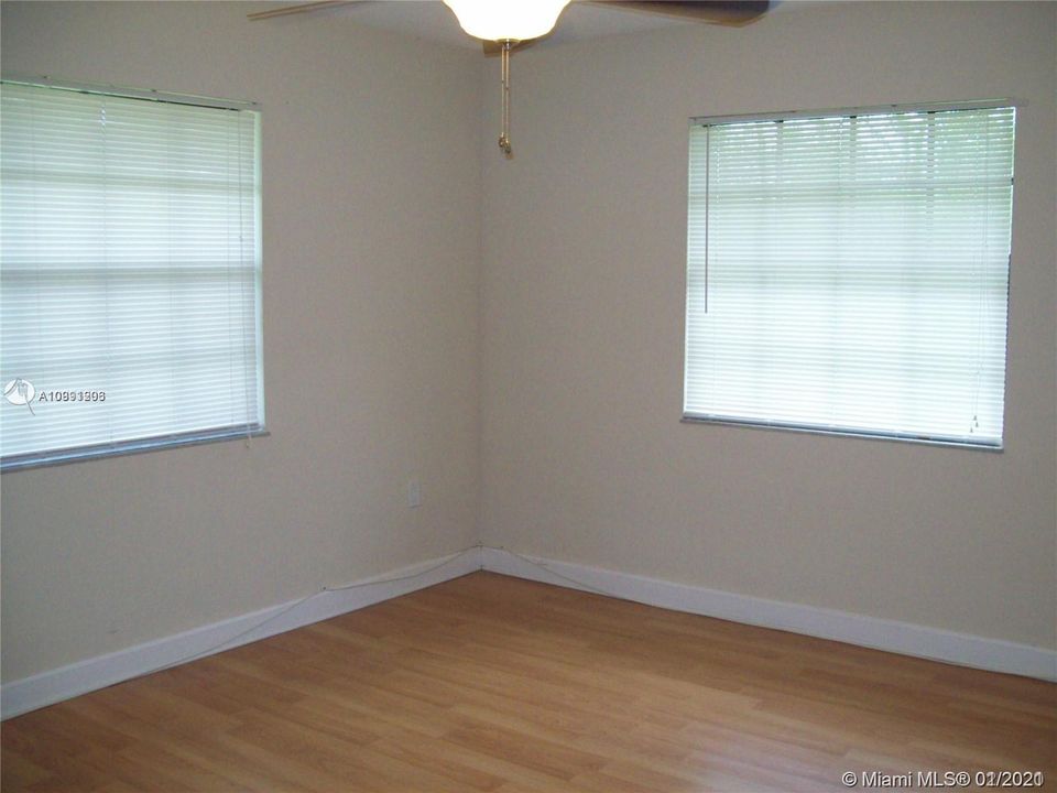 Recientemente alquilado: $2,700 (3 camas, 2 baños, 1872 Pies cuadrados)