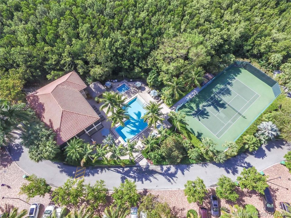 Vendido Recientemente: $869,000 (3 camas, 3 baños, 2826 Pies cuadrados)