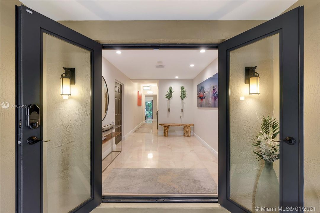 Vendido Recientemente: $869,000 (3 camas, 3 baños, 2826 Pies cuadrados)