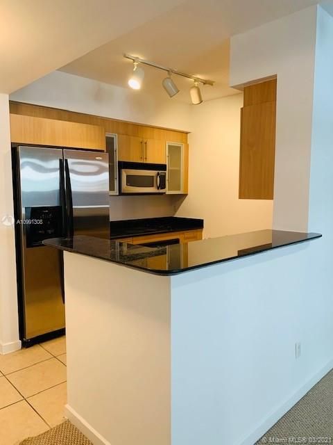 Recently Rented: $2,100 (1 beds, 1 baths, 846 Square Feet)