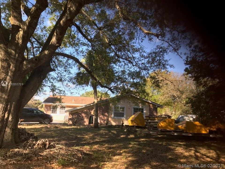 Vendido Recientemente: $399,900 (3 camas, 2 baños, 1335 Pies cuadrados)