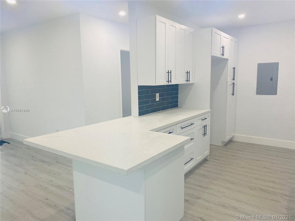 Recently Sold: $299,900 (3 beds, 1 baths, 984 Square Feet)