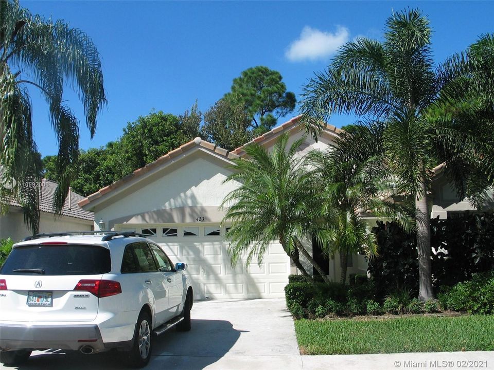 Recently Rented: $2,900 (3 beds, 2 baths, 1462 Square Feet)