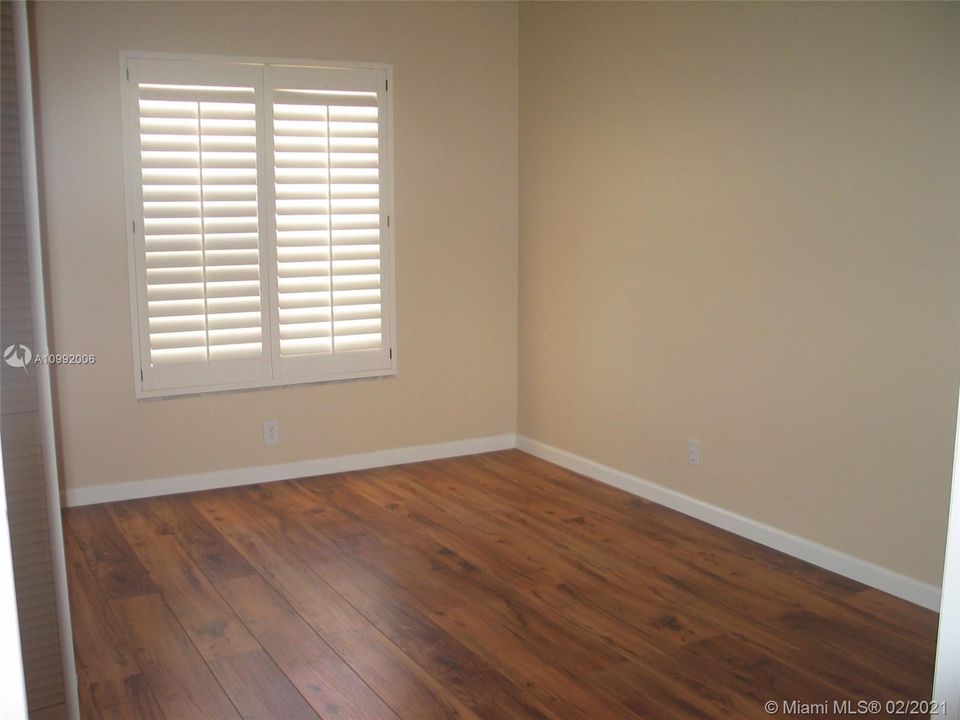 Recently Rented: $2,900 (3 beds, 2 baths, 1462 Square Feet)