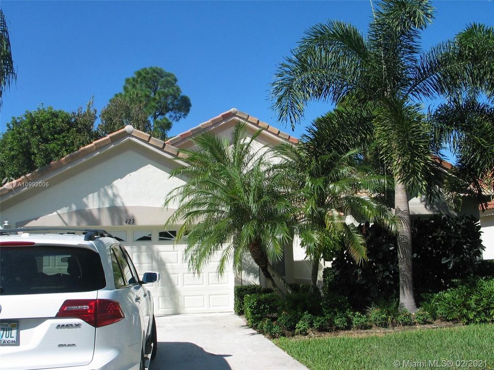 Recently Rented: $2,900 (3 beds, 2 baths, 1462 Square Feet)