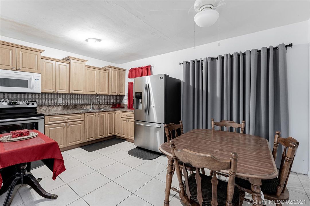 Recently Sold: $269,000 (3 beds, 2 baths, 1066 Square Feet)