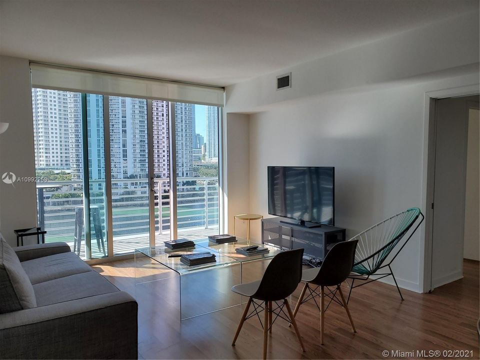 Recently Rented: $2,900 (2 beds, 2 baths, 1227 Square Feet)