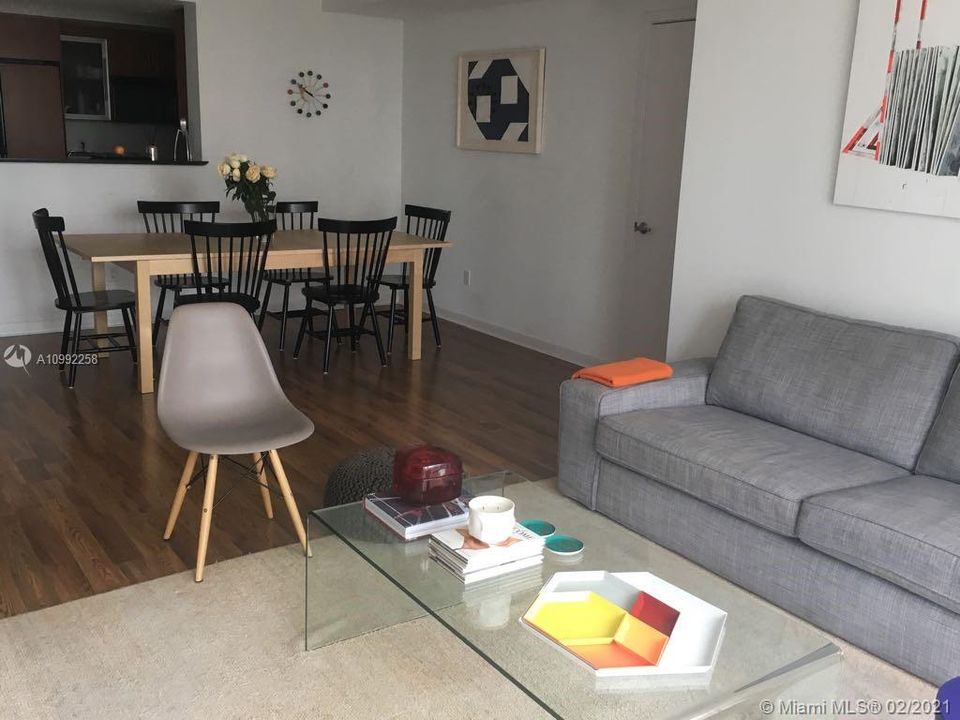 Recently Rented: $2,900 (2 beds, 2 baths, 1227 Square Feet)