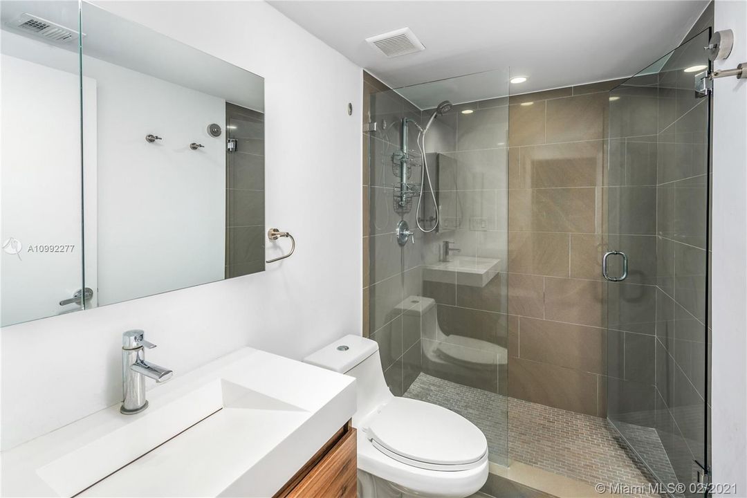 最近售出: $459,000 (2 贝兹, 2 浴室, 1340 平方英尺)