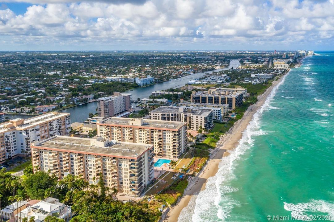 Recently Rented: $3,200 (2 beds, 2 baths, 1200 Square Feet)