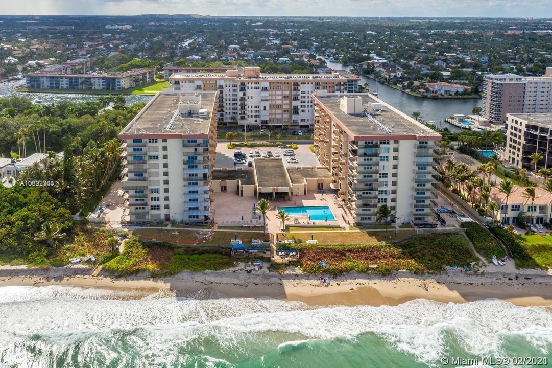 Recently Rented: $3,200 (2 beds, 2 baths, 1200 Square Feet)