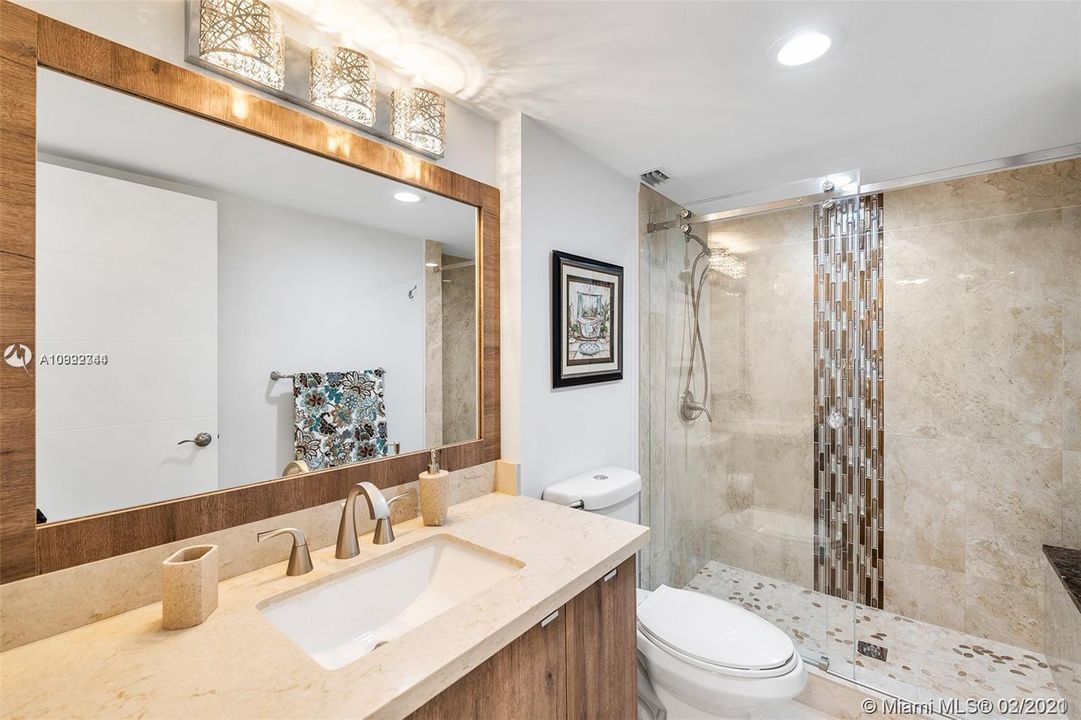 Recently Rented: $3,200 (2 beds, 2 baths, 1200 Square Feet)