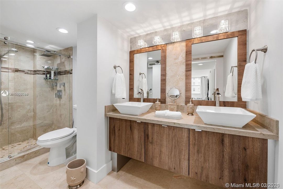 Recently Rented: $3,200 (2 beds, 2 baths, 1200 Square Feet)