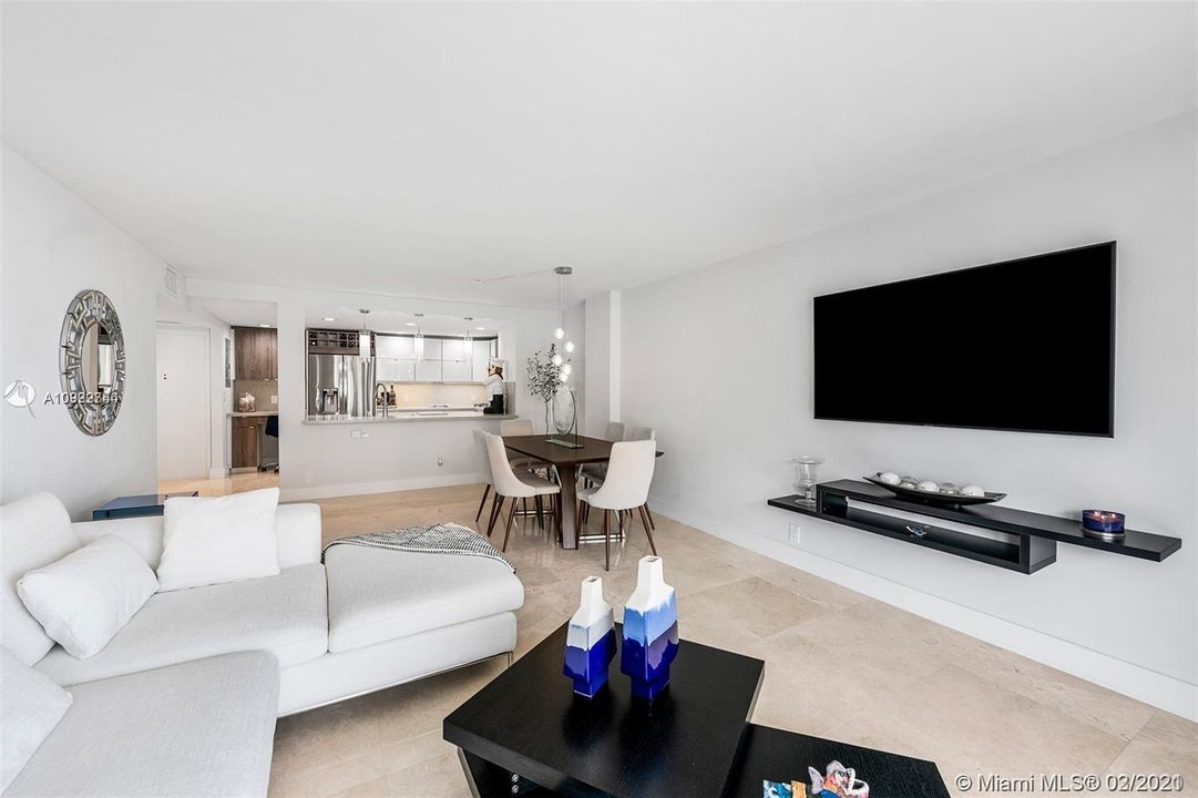 Recently Rented: $3,200 (2 beds, 2 baths, 1200 Square Feet)