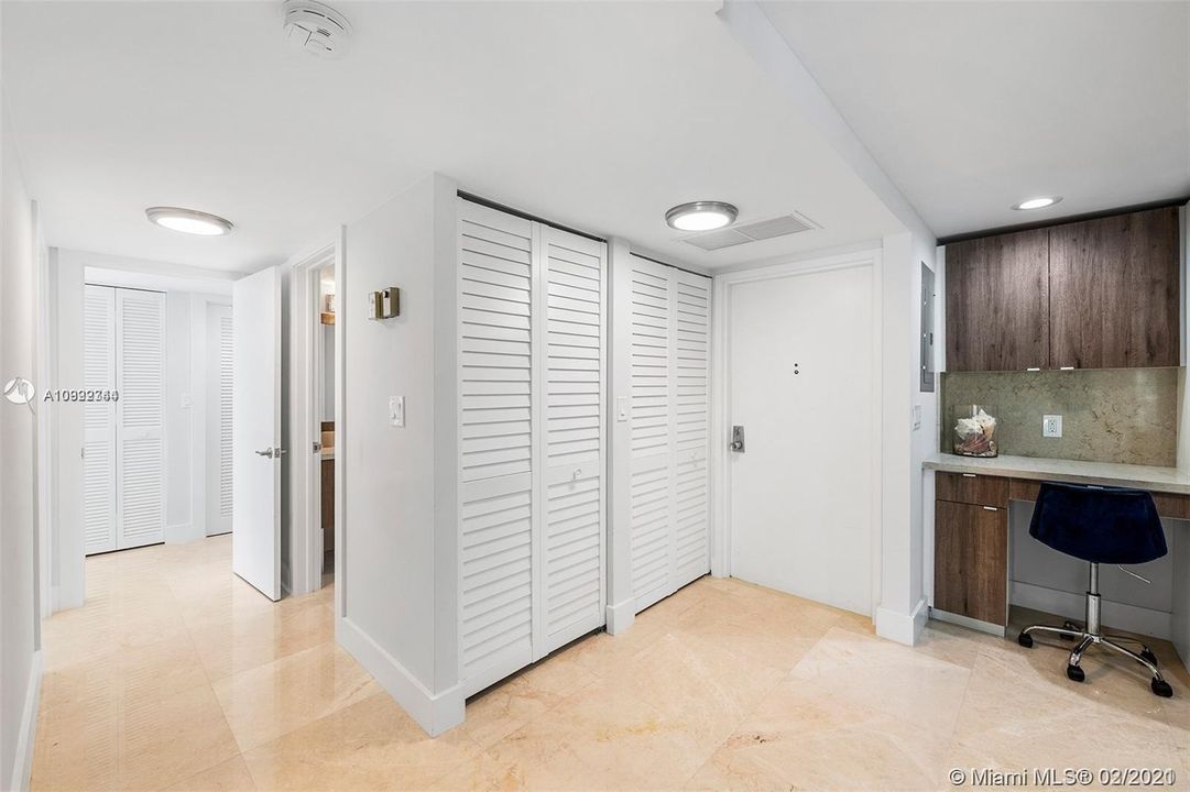 Recently Rented: $3,200 (2 beds, 2 baths, 1200 Square Feet)