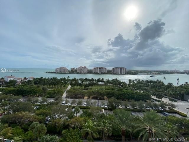 Recently Sold: $2,100,000 (3 beds, 2 baths, 2340 Square Feet)