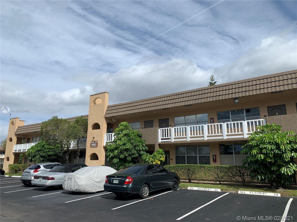 最近售出: $49,900 (1 贝兹, 1 浴室, 590 平方英尺)