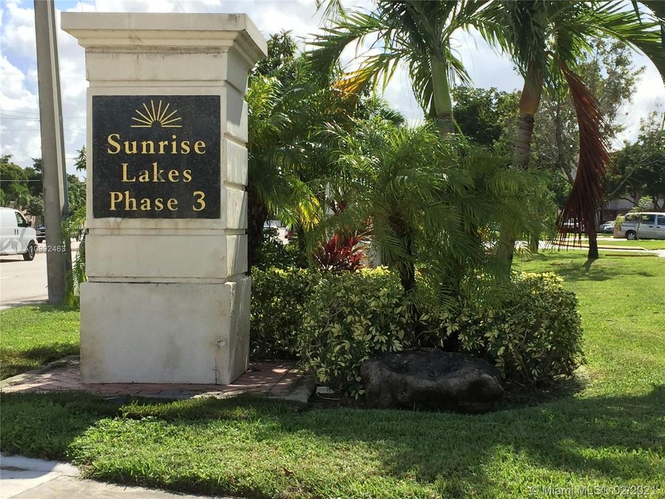 最近售出: $49,900 (1 贝兹, 1 浴室, 590 平方英尺)