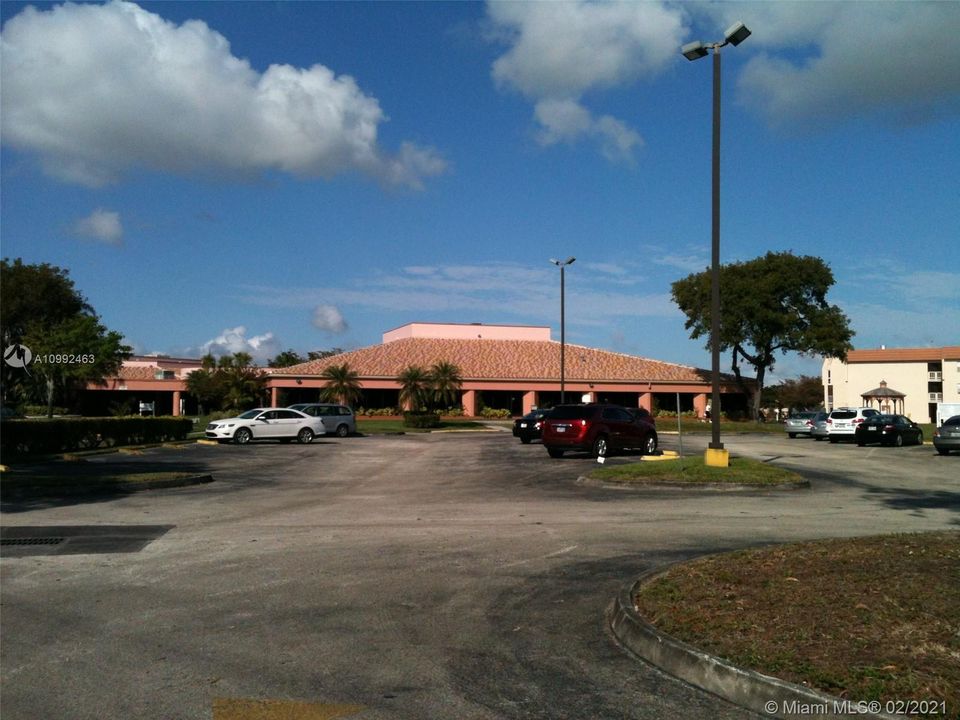 最近售出: $49,900 (1 贝兹, 1 浴室, 590 平方英尺)