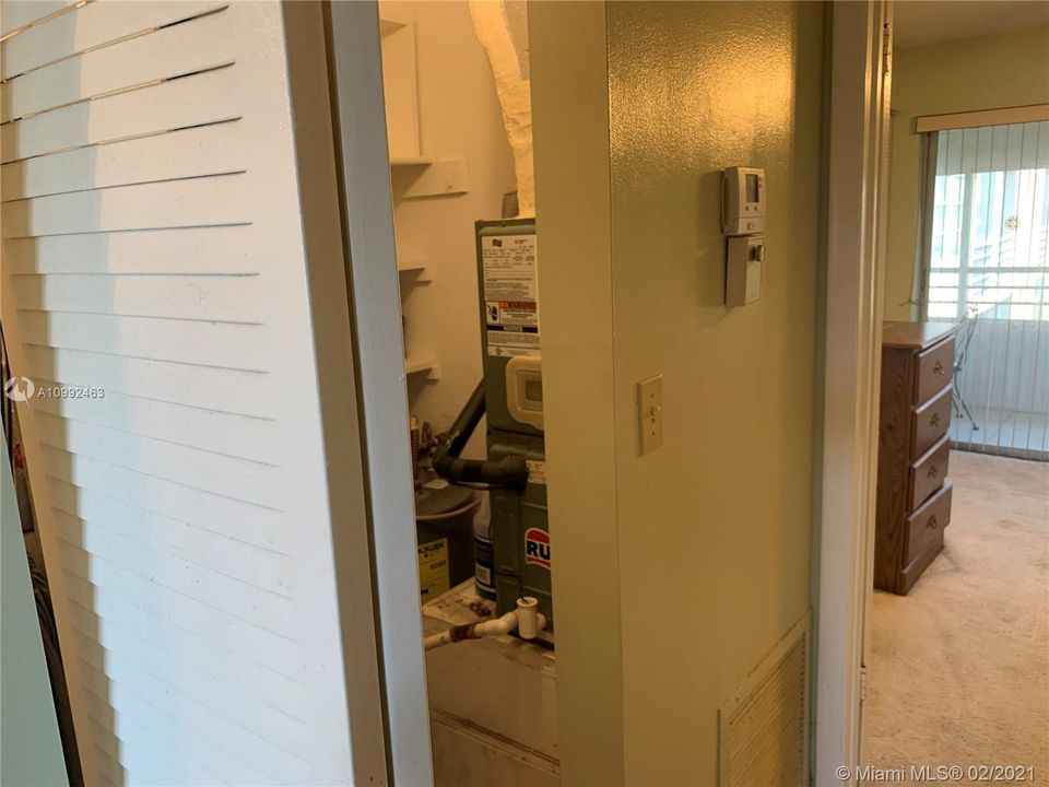 最近售出: $49,900 (1 贝兹, 1 浴室, 590 平方英尺)