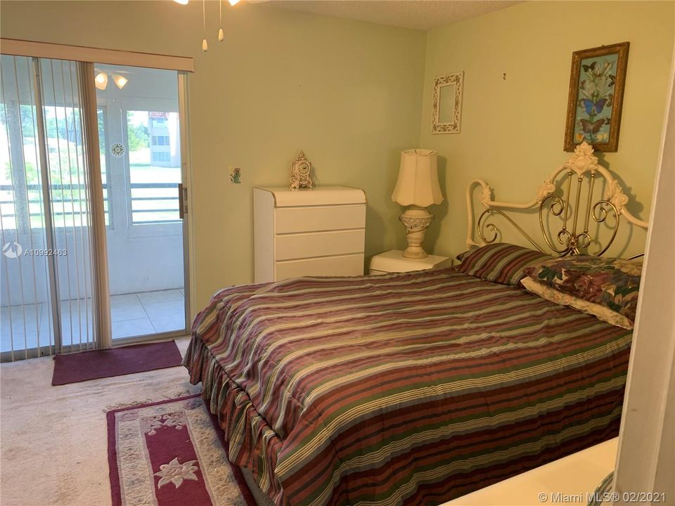 最近售出: $49,900 (1 贝兹, 1 浴室, 590 平方英尺)