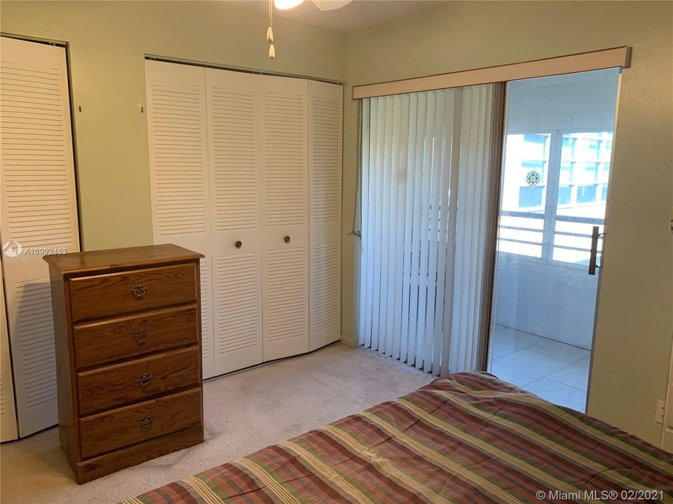 最近售出: $49,900 (1 贝兹, 1 浴室, 590 平方英尺)