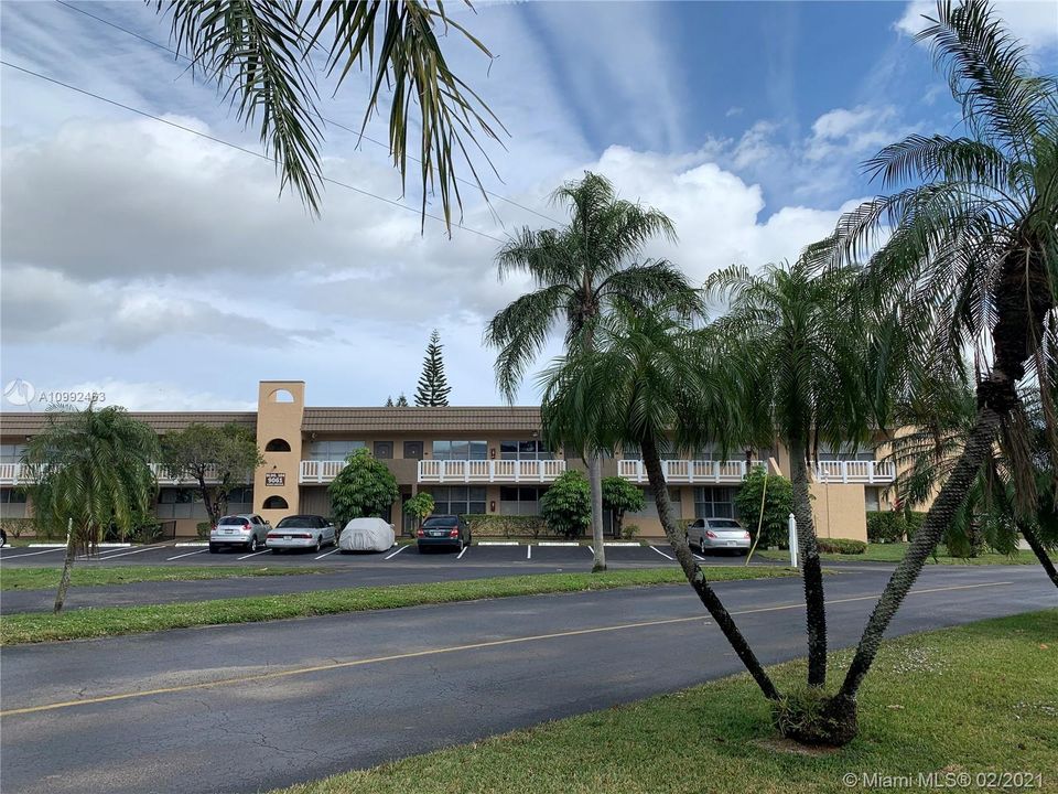 最近售出: $49,900 (1 贝兹, 1 浴室, 590 平方英尺)