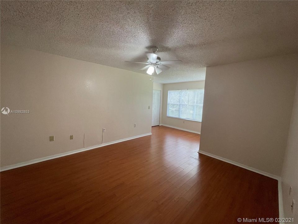 Recientemente alquilado: $1,290 (1 camas, 1 baños, 743 Pies cuadrados)