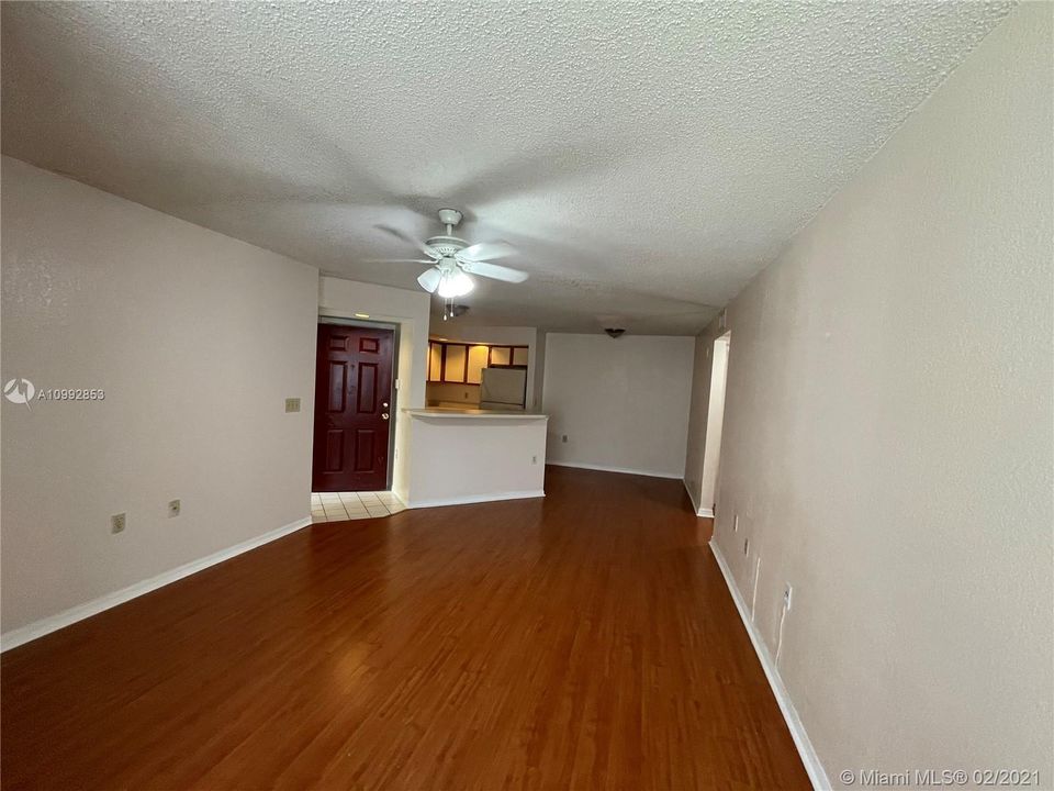 Recientemente alquilado: $1,290 (1 camas, 1 baños, 743 Pies cuadrados)