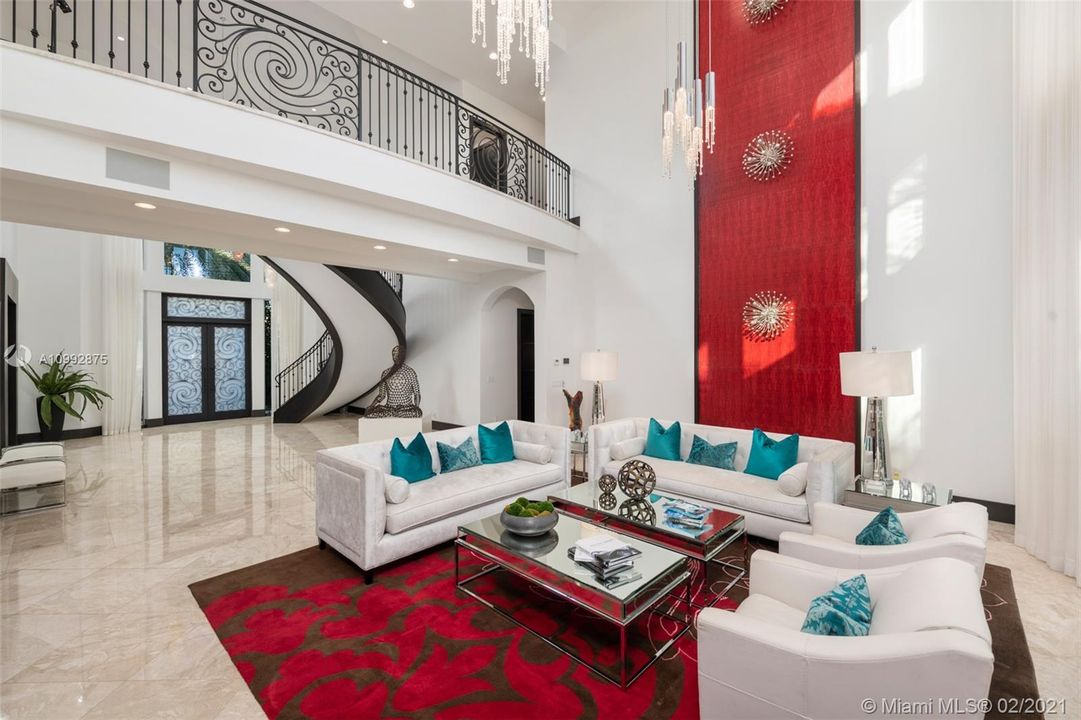 Recently Sold: $3,895,000 (6 beds, 6 baths, 6428 Square Feet)