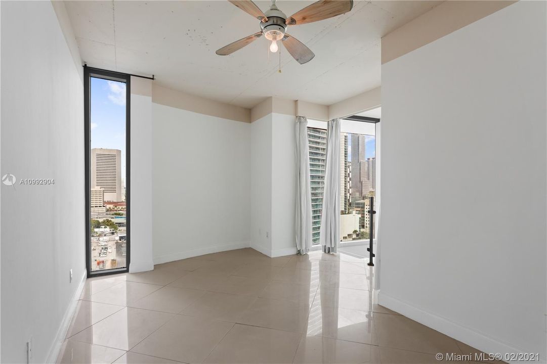 Recently Sold: $495,000 (2 beds, 2 baths, 1337 Square Feet)