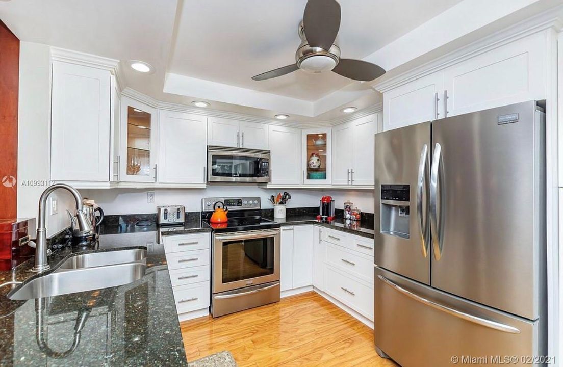 Vendido Recientemente: $369,000 (3 camas, 2 baños, 1349 Pies cuadrados)