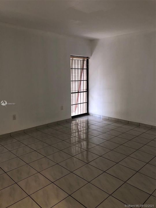 Vendido Recientemente: $385,000 (3 camas, 2 baños, 1693 Pies cuadrados)