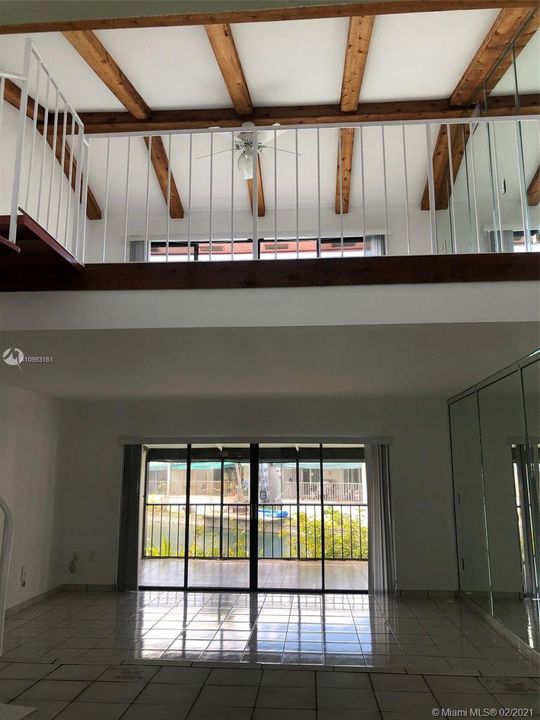 Vendido Recientemente: $385,000 (3 camas, 2 baños, 1693 Pies cuadrados)