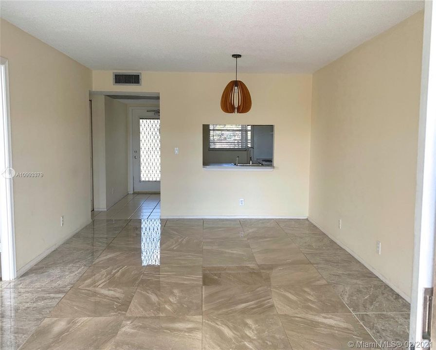 Recently Sold: $145,000 (2 beds, 2 baths, 970 Square Feet)
