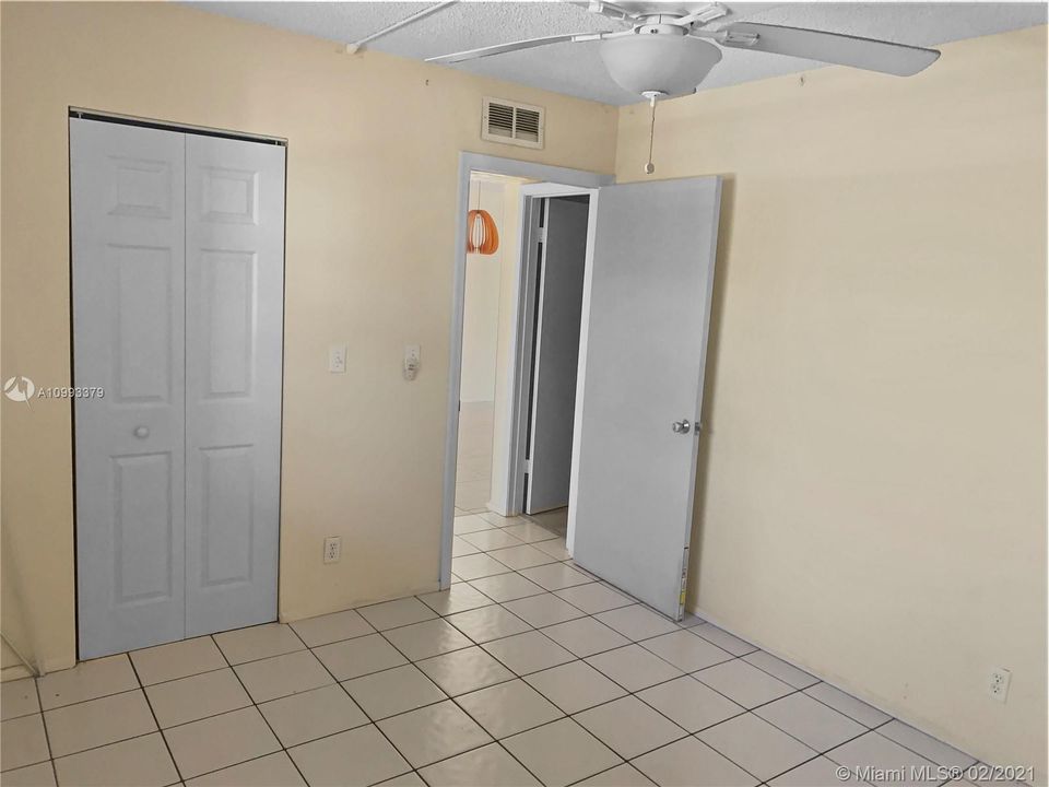 Vendido Recientemente: $145,000 (2 camas, 2 baños, 970 Pies cuadrados)