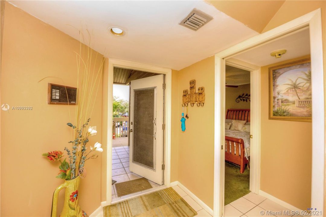 Recently Sold: $365,000 (2 beds, 2 baths, 1257 Square Feet)