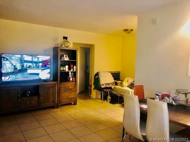 Recently Sold: $90,000 (1 beds, 1 baths, 620 Square Feet)